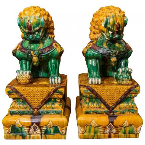 Large_Pair_of_Chinese_Fou_Dogs_on_Plinths